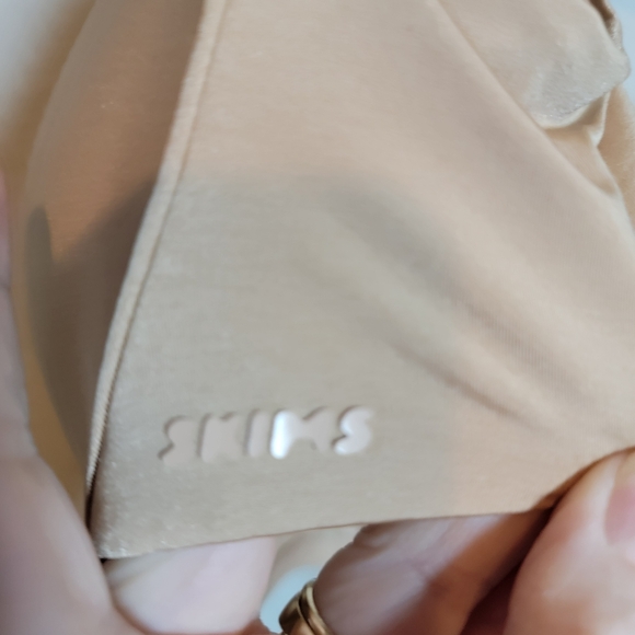 NWT SKIMS Ultimate Wireless Super Push Up Bra Clay 36D Seamless Plunge Nude - Picture 7 of 9